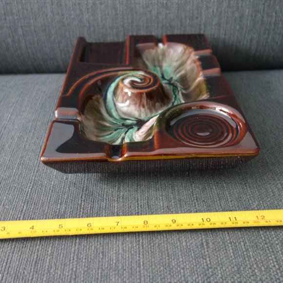 Beauce Canada 711 Ceramic Ash Tray - Picture 11 of 12